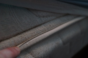 mattress seam where bed bugs hide